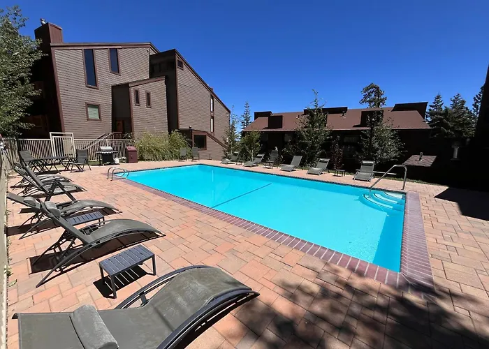 Cozy Studio With Loft At Mammoth Ski & Racquet Club, Hot Tub, Garage, 10 Min Walk To Ski Lifts