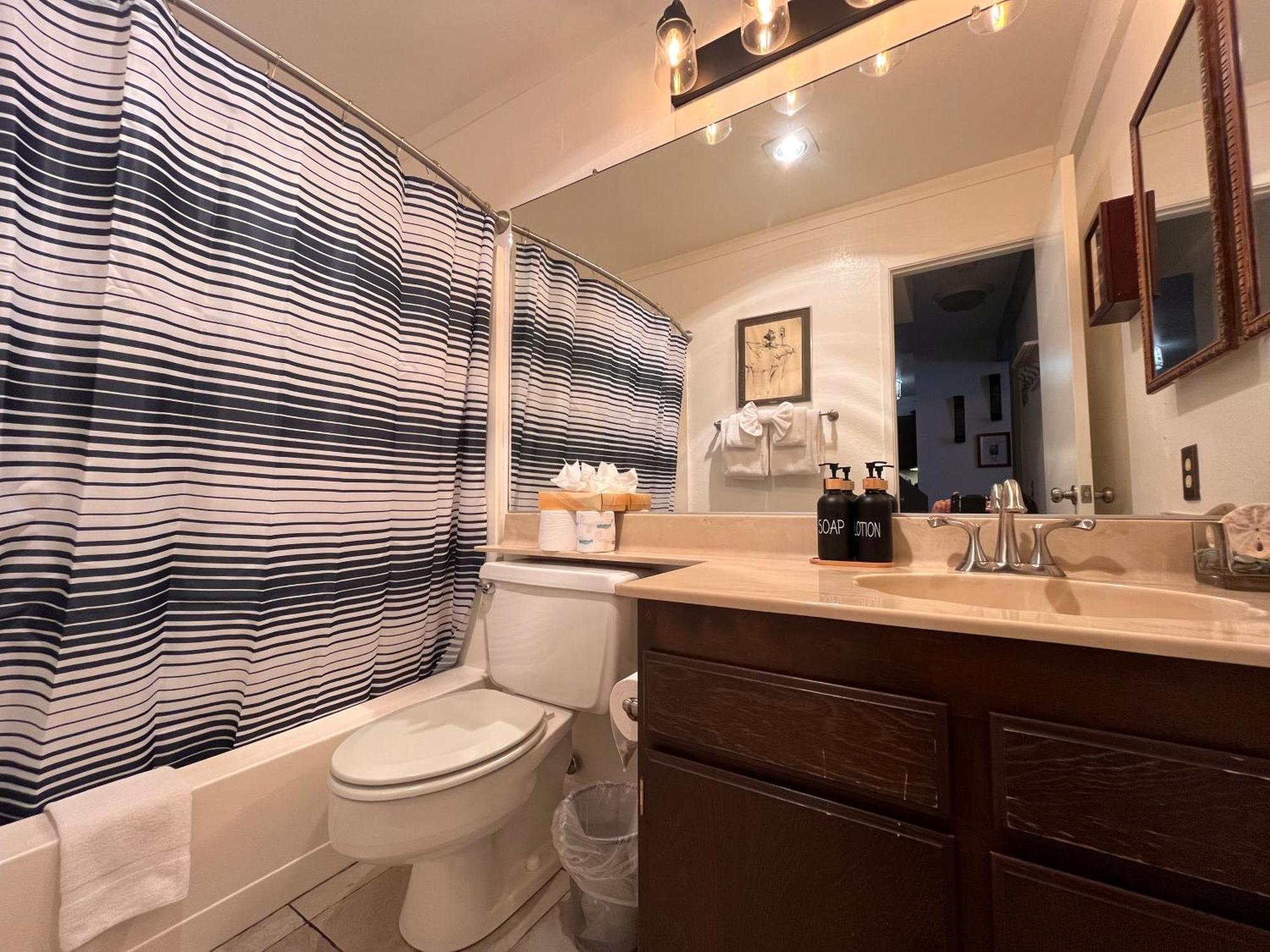 Cozy With Loft At Mammoth & Racquet Club, Hot Tub, Garage, 10 Min Walk To Lifts