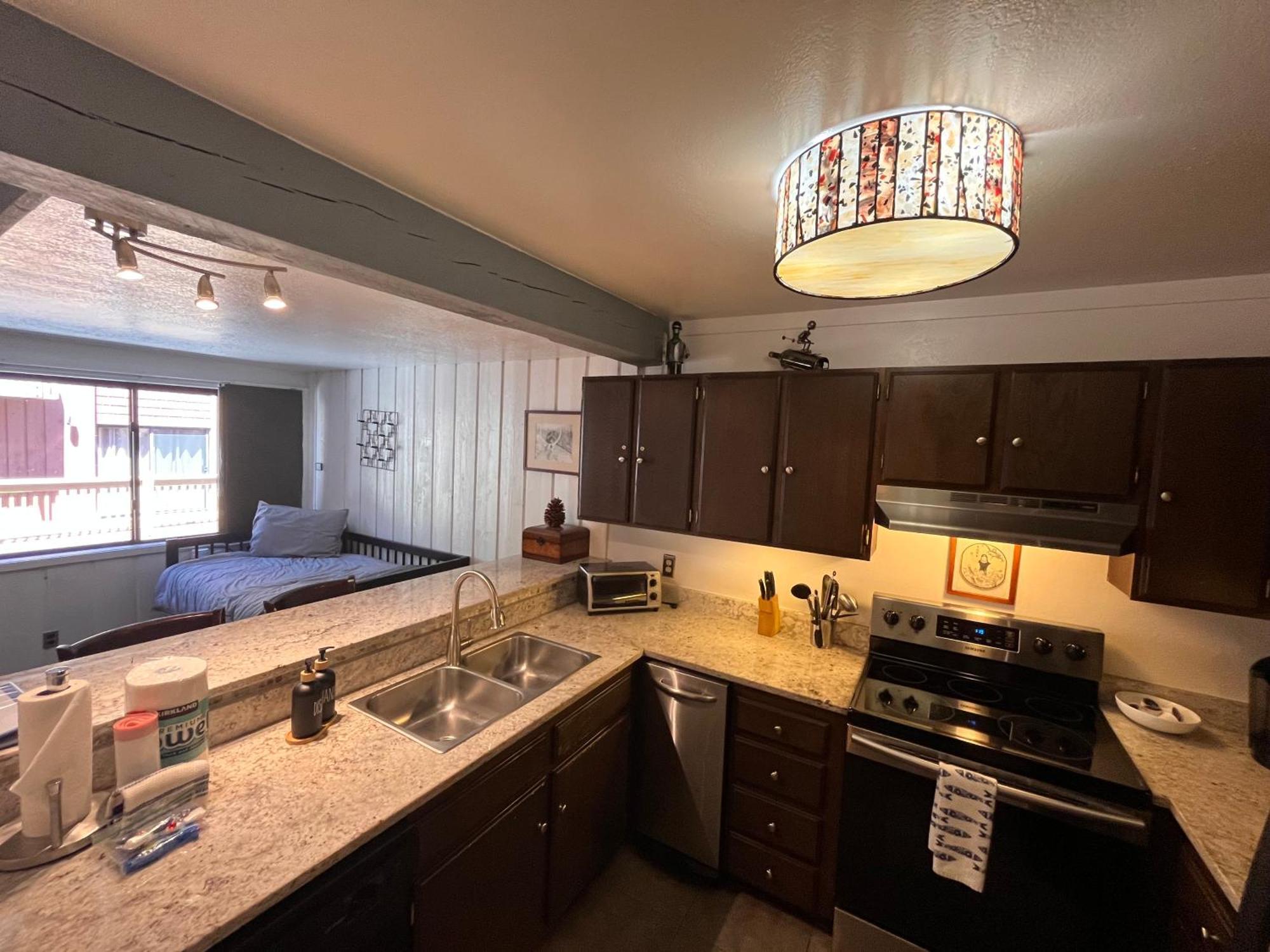 Cozy With Loft At Mammoth & Racquet Club, Hot Tub, Garage, 10 Min Walk To Lifts *