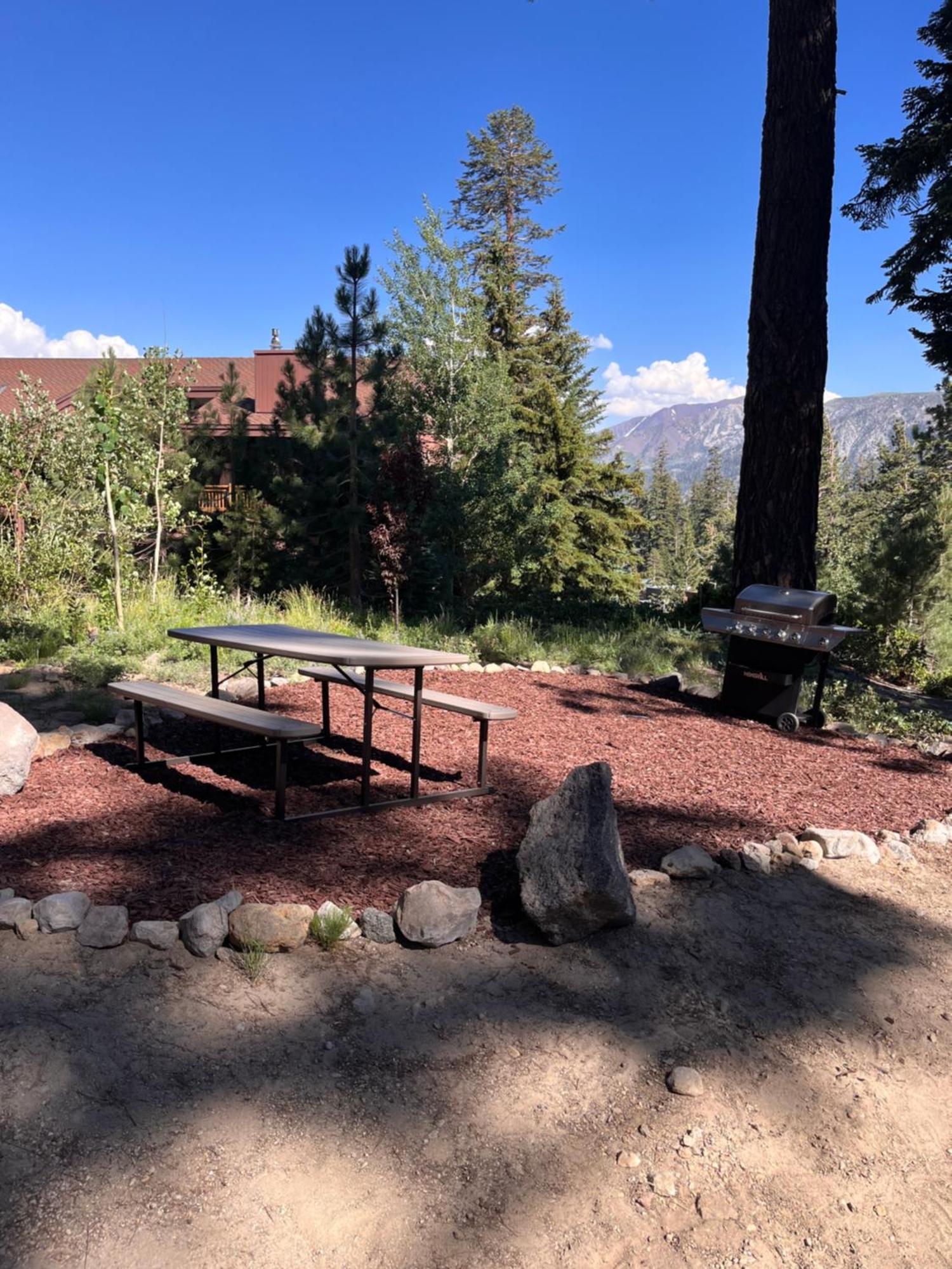 Cozy With Loft At Mammoth & Racquet Club, Hot Tub, Garage, 10 Min Walk To Lifts *