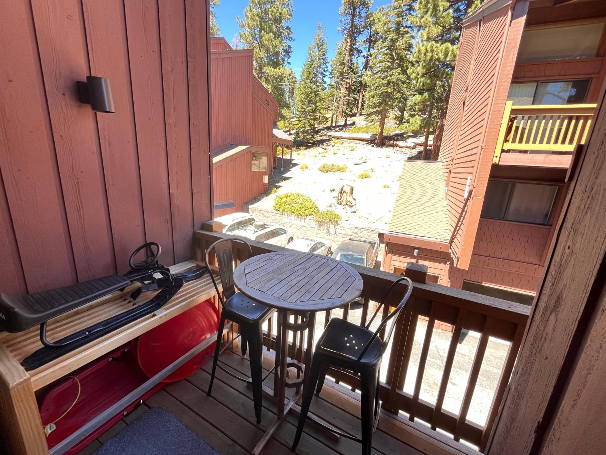 Cozy With Loft At Mammoth & Racquet Club, Hot Tub, Garage, 10 Min Walk To Lifts