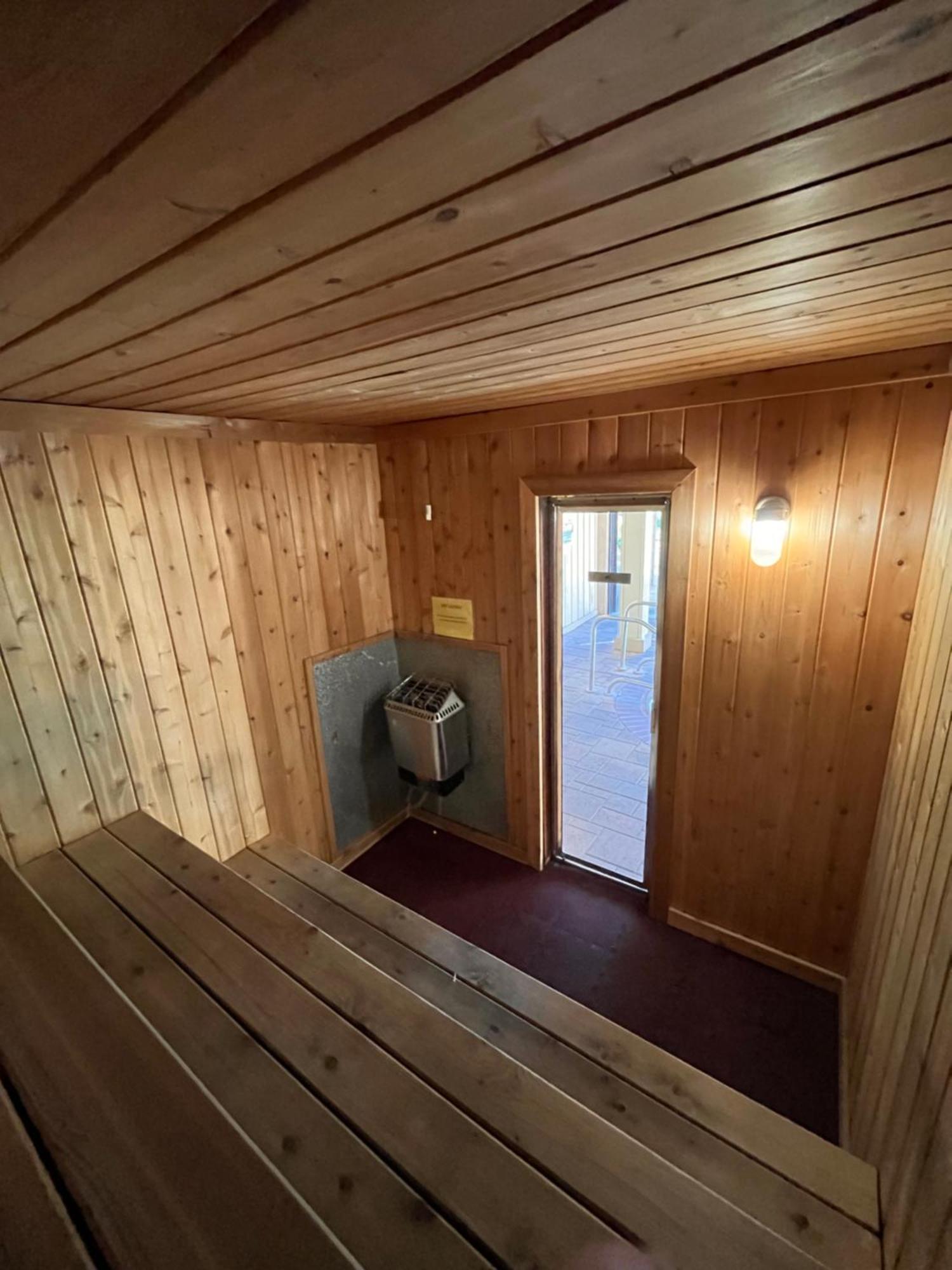 Apartment Cozy With Loft At Mammoth & Racquet Club, Hot Tub, Garage, 10 Min Walk To Lifts *