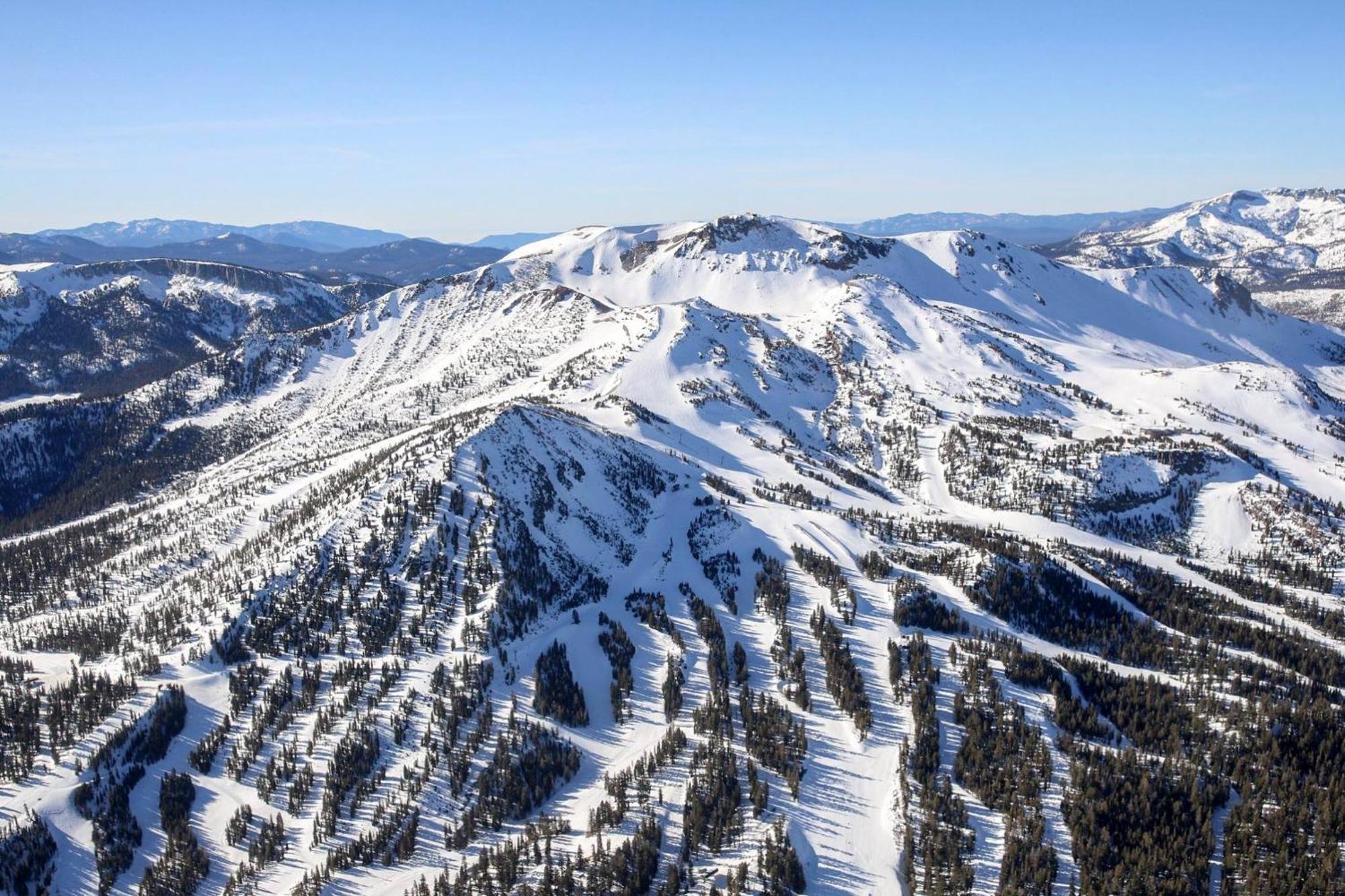 Cozy With Loft At Mammoth & Racquet Club, Hot Tub, Garage, 10 Min Walk To Lifts