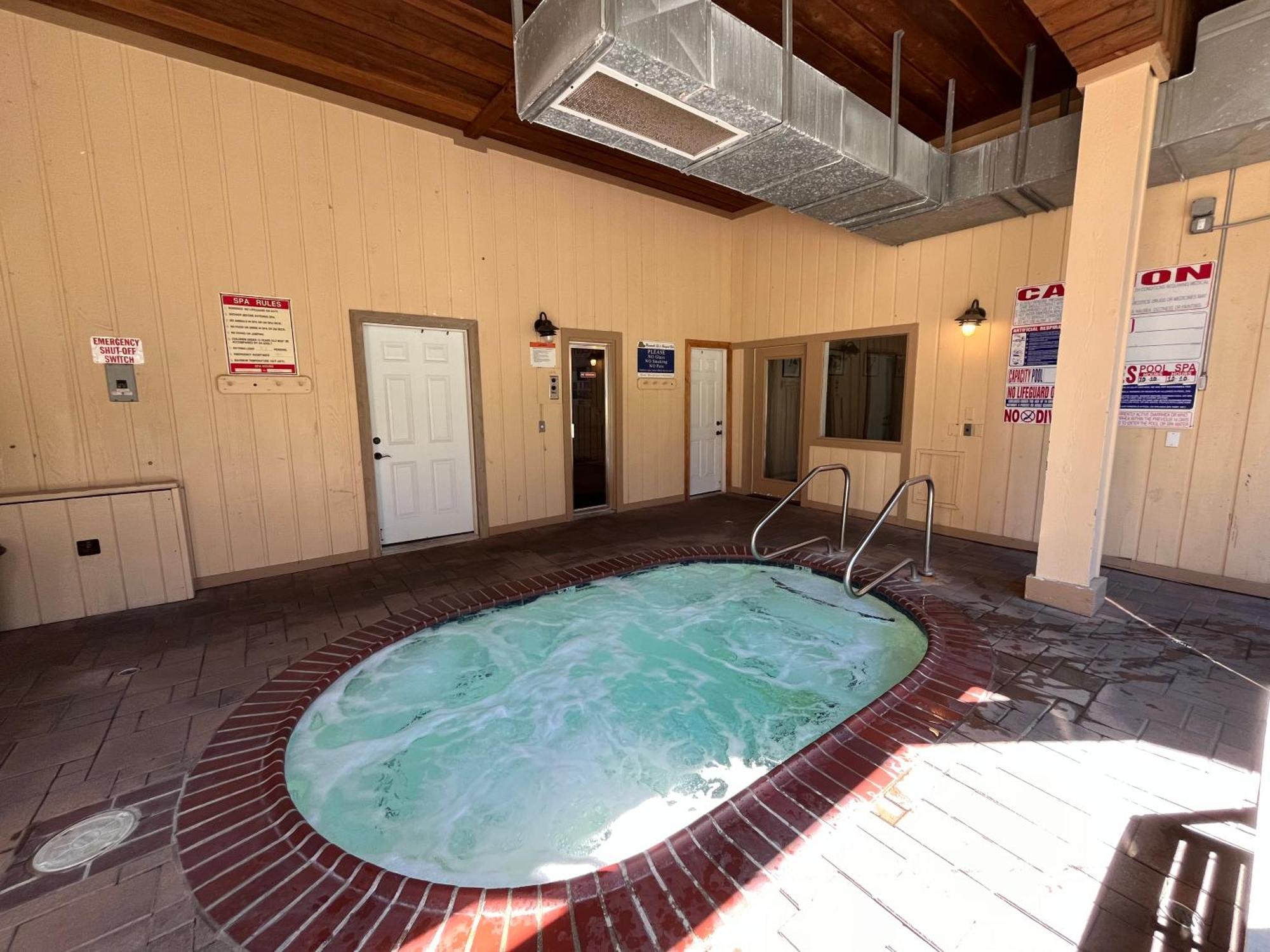 Cozy With Loft At Mammoth & Racquet Club, Hot Tub, Garage, 10 Min Walk To Lifts *