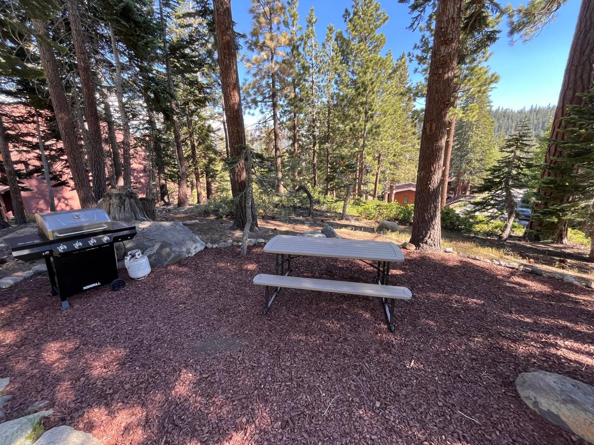 Apartment Cozy With Loft At Mammoth & Racquet Club, Hot Tub, Garage, 10 Min Walk To Lifts Mammoth Lakes